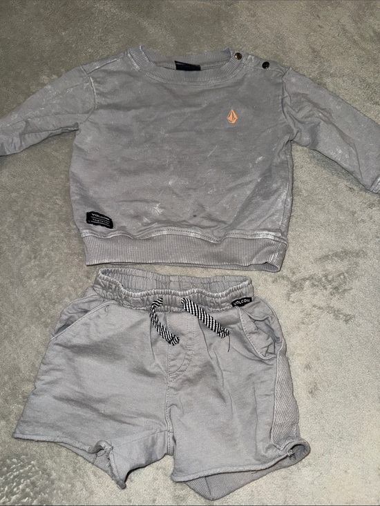 Volcom Other - Volcom Kids Light Gray Sweatshirt & Shorts Set